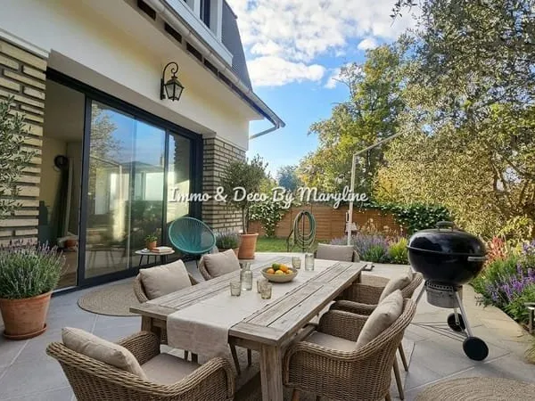 MAISON CONTEMPORAINE ENTIÈREMENT RÉNOVÉE - 240 m² - PARC