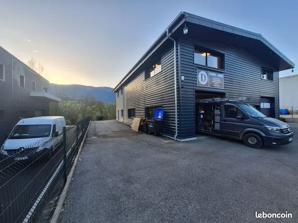 Local professionel bureau et stockage
