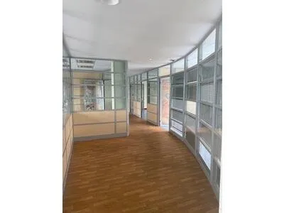 A LOUER, LE Lamentin, plateau de bureaux 173m2 aménagés