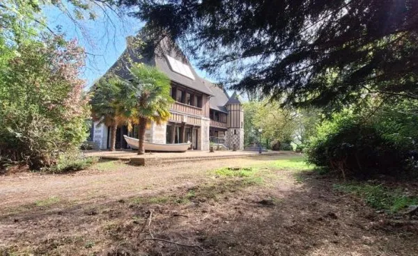 Maison 20 pièces 650 m²