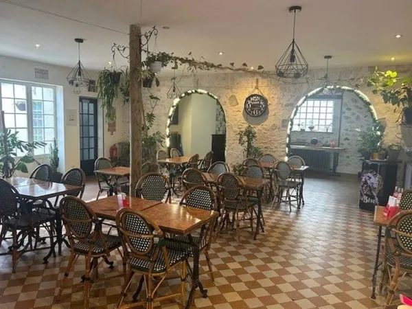 Très belle affaire Bar Brasserie à reprendre ( fond de commerce )