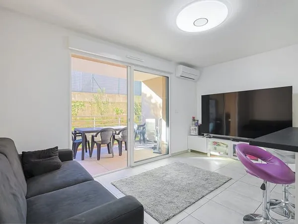 T3 neuf - 59m2 + terrasse - La Moutonne centre-ville - Retour à la vente