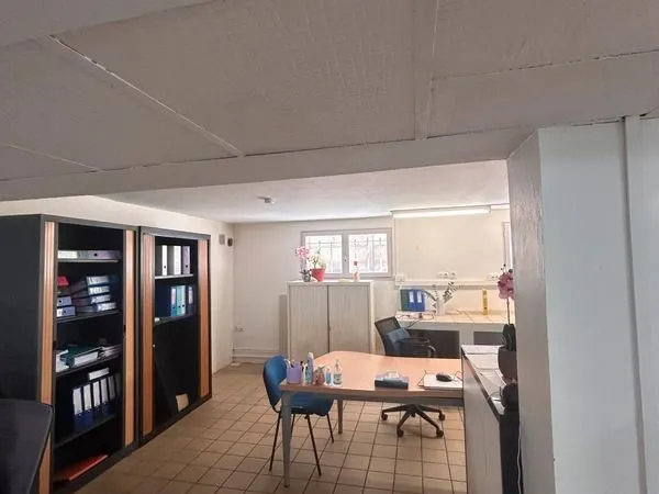 Loue local bureaux et atelier