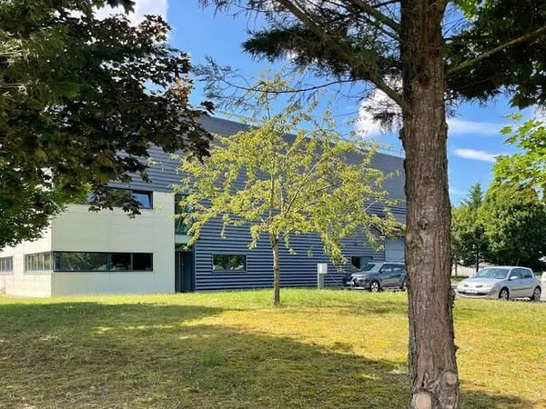 Local 1126 m²