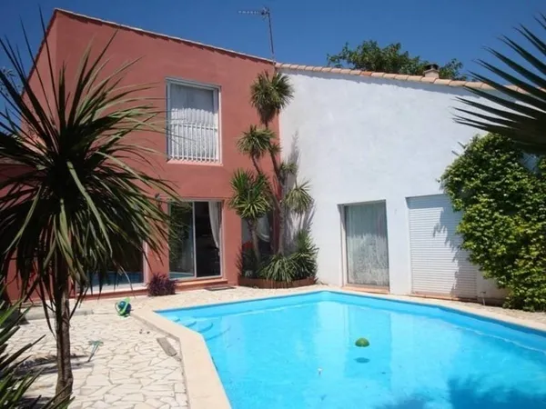 Maison 7 pièces 280 m²