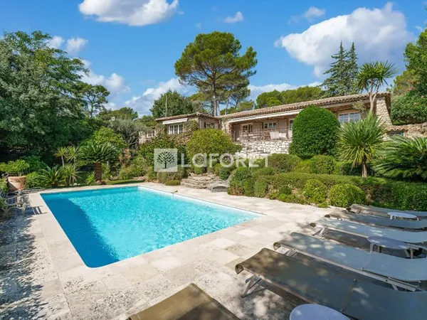 Maison 6 pièces 156 m²