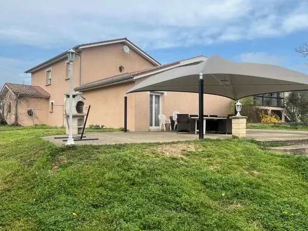 Maison Saint Clair Du Rhone 7 pièce(s) 150 m2