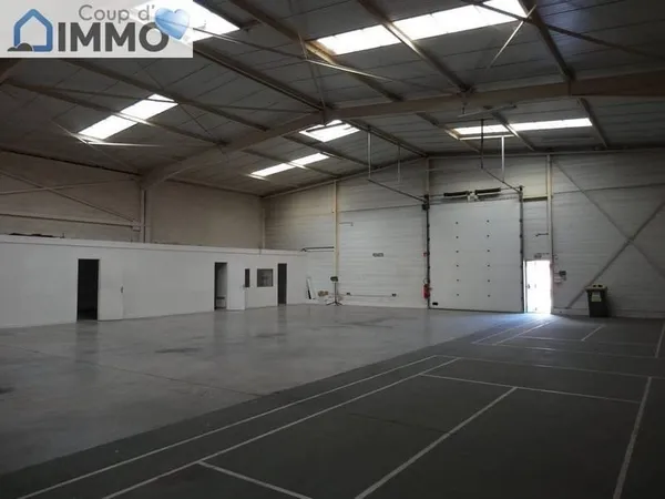 Entrepôt 550 m²