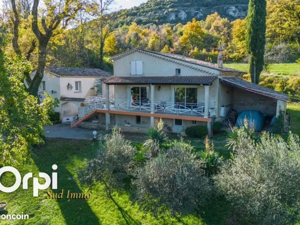 Maison 5 pièces 145 m²