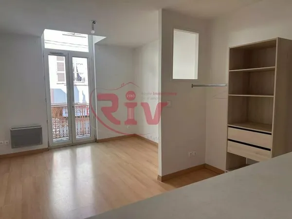 Appartement T1 avec balcon - 1er étage - BEAUREPAIRE