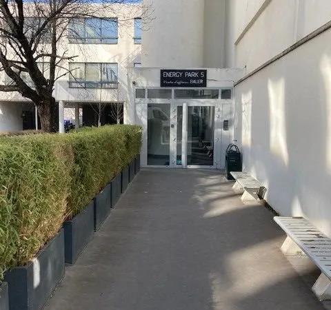 Bureau et espace de travail Location Saint-Ouen-sur-Seine  40m² 1140€