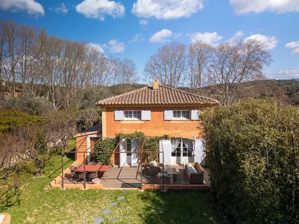 Maison Cabries 6 pièce(s), calme, 1343m² de terrain, 4 chambres, 1 appartement indépendant, serres