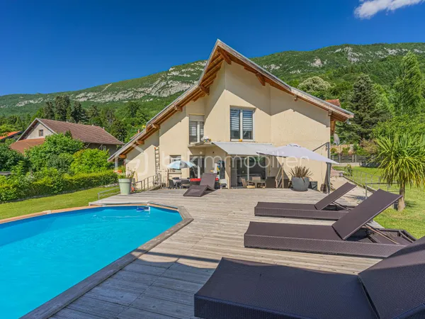 Maison 5 pièces 156 m²