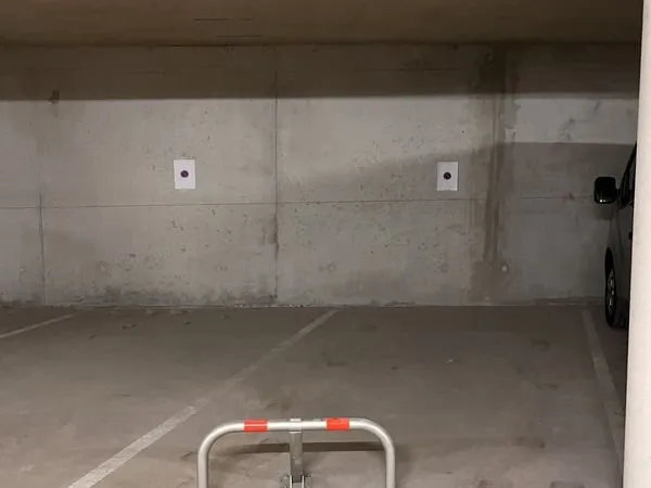 Parking couvert avec stop car, résidence sécurisée, La Balme de Sillingy