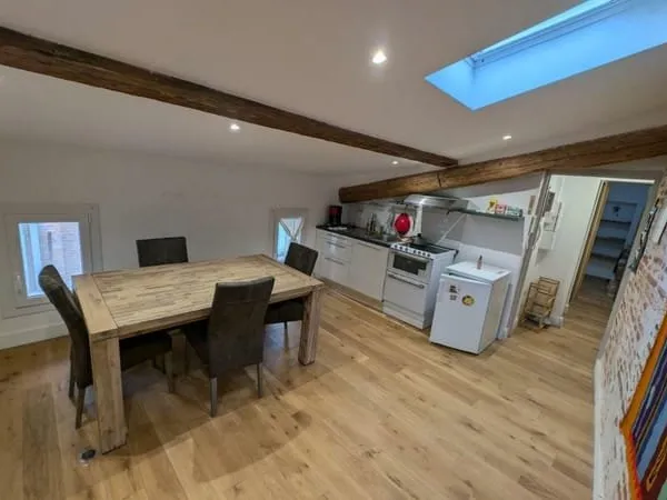 Centre ville de Perpignan . Appartement 2 pièces 36 m2 habitable . Rénové