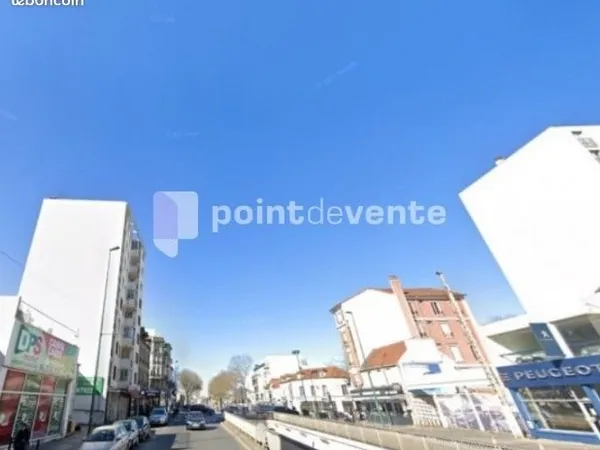 Commerce informatique/multimédia 96 m²
