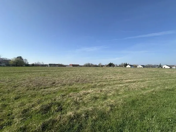 Terrain constructible 12470 m²