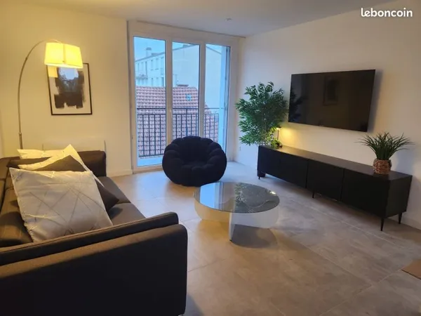 Chambre avec salle d'eau privative - Colocation haut de gamme - le logement étudiant dont vous rêvie