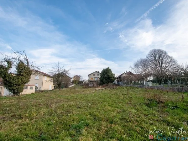 MOIRANS (38430) : Terrain à vendre de 558,00 m²