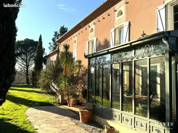 Maison 8 pièces 395 m²