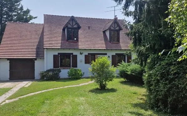 Pavillon 5 pièces - 125 m² - 4 ch - garage et dépendances - jardin arboré