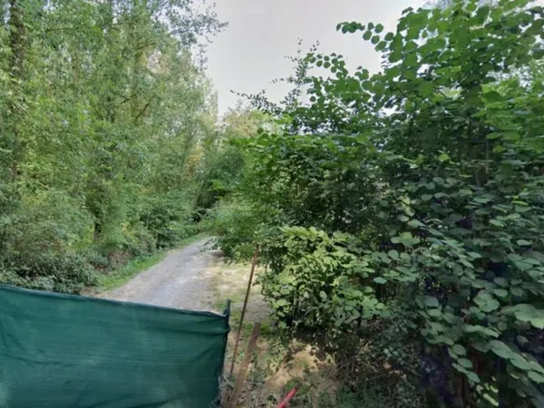 Terrain 2102 m²