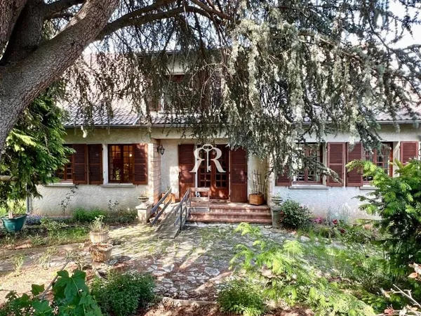 Maison 11 pièces - 280m2 - ROMAGNAT