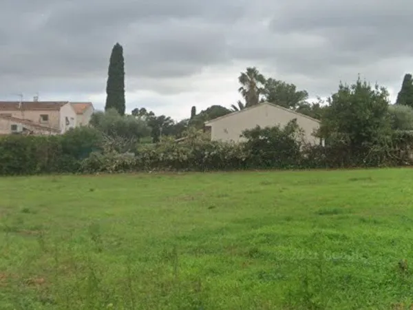 Terrain 390 m²