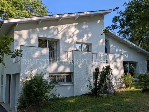 Maison de 186m² avec 6 chambres et garage double
