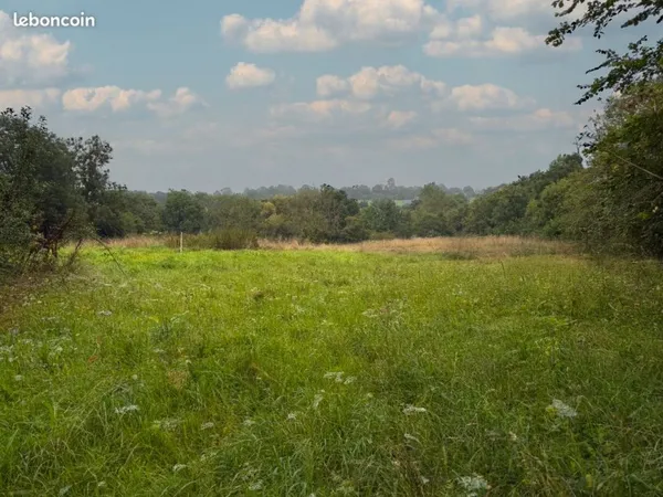 Terrain constructible- Terrain à bâtir 1 000 m² viabilisé - Libre constructeur - Blay, proche Bayeux