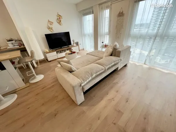 T2 - 45 m2 - Jardin d'hiver - loggia - place de parking