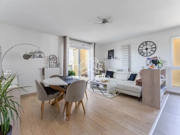 Appartement - 4 pièces - 84 m² - Garage- Balcon- Lyon 9 ème