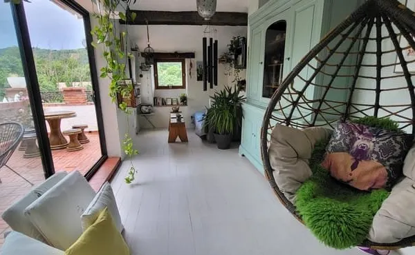 Magnifique Maison de village avec terrasses , jardinet, piscine et garage