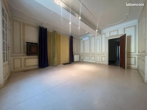 Bureaux ou commerces à louer