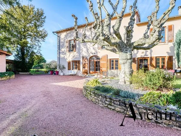 Chasselay maison 5 pièces 202 m2 - terrain 3465 m2
