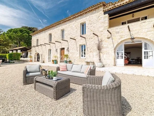 Vence, propriété en pierre avec vue mer panoramique et fort pote