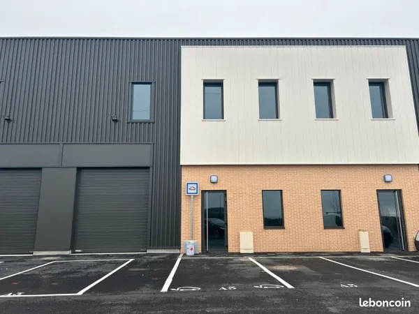 Local professionnel 207 m2 Persan