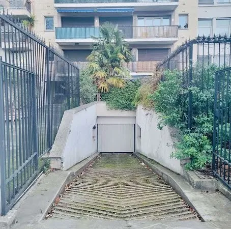 Parking 14 m²