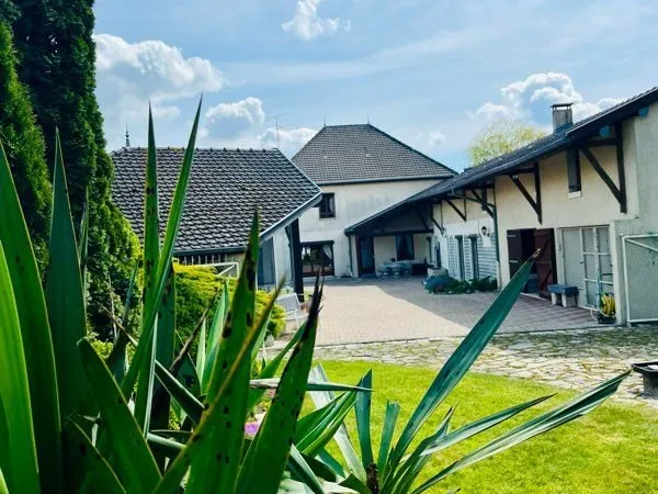 Magnifique propriété de caractère 250 m² Courtisols