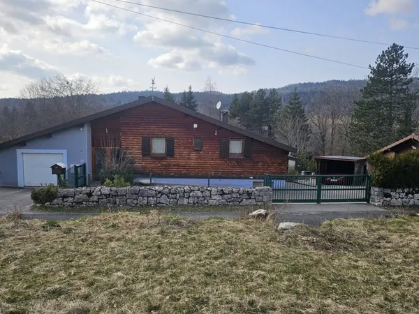 Maison 7 pièces 230 m²