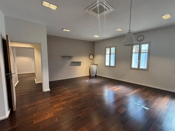 Bureaux 65 m²