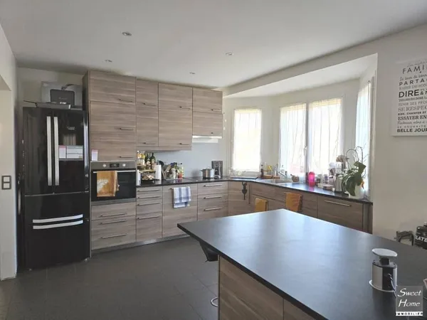 Maison 9 pièces 212 m²