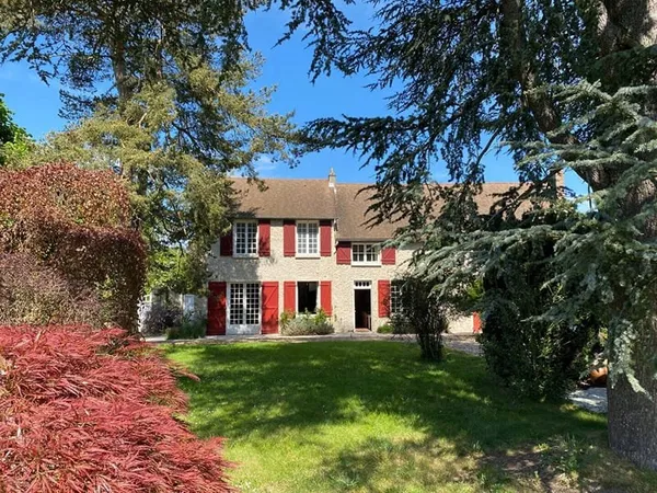 Maison 8 pièces 180 m²