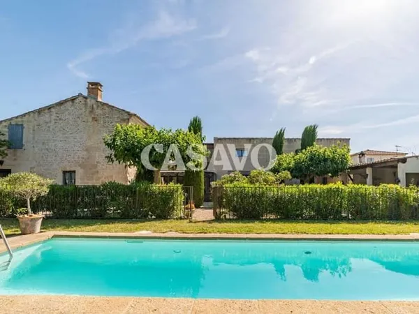 Propriété 6 pièces 278 m²