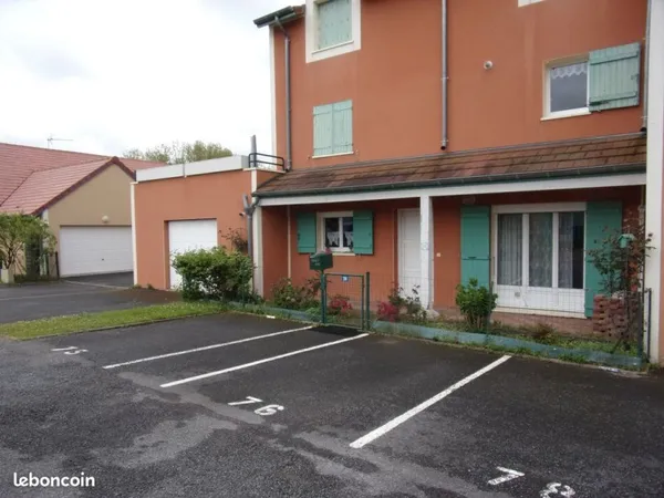Yzeure, Appartement type 2 avec garage et petit terrain privatif