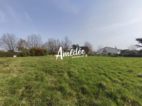 Terrain constructible 944 m²