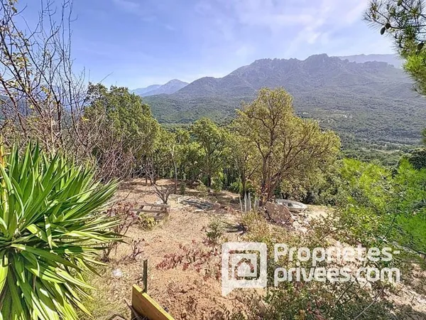 Terrain de 1067 m², avec PC modifiable, purgé, à Tavaco