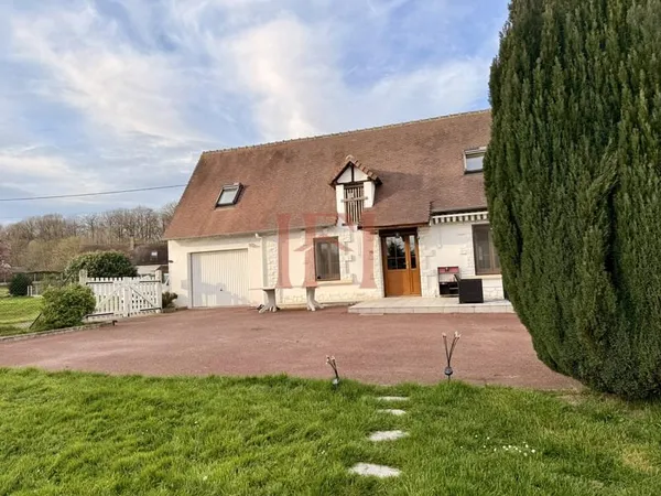 LONGÈRE FAMILIALE AVEC DÉPENDANCE SUR TERRAIN CLOS SECTEU