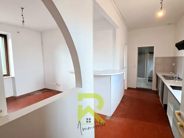 Appartement 3 pièces 56 m2 Dernier étage Traversant Ré