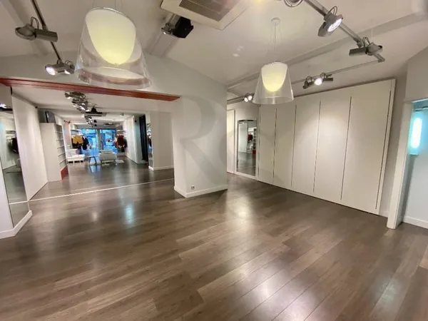 ARGENTAN - Local commercial 143m² à vendre Centre ARGENTAN